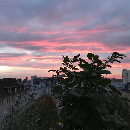 Ruhiges In Naehe Kurfuerstendamm Mit Eigener Regendusche