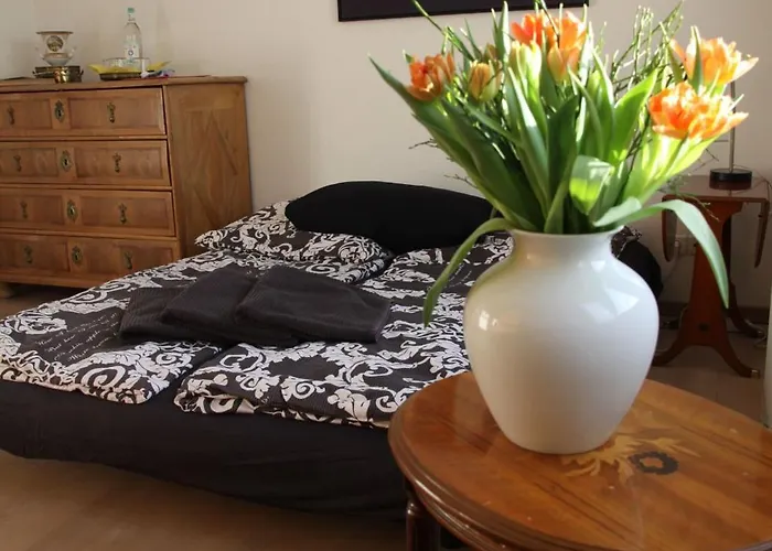 Quarto em Acomodações Particulares Ruhiges In Naehe Kurfuerstendamm Mit Eigener Regendusche Berlim